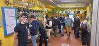 Immagine: assaggi alla cantina di microvinificazione (2)