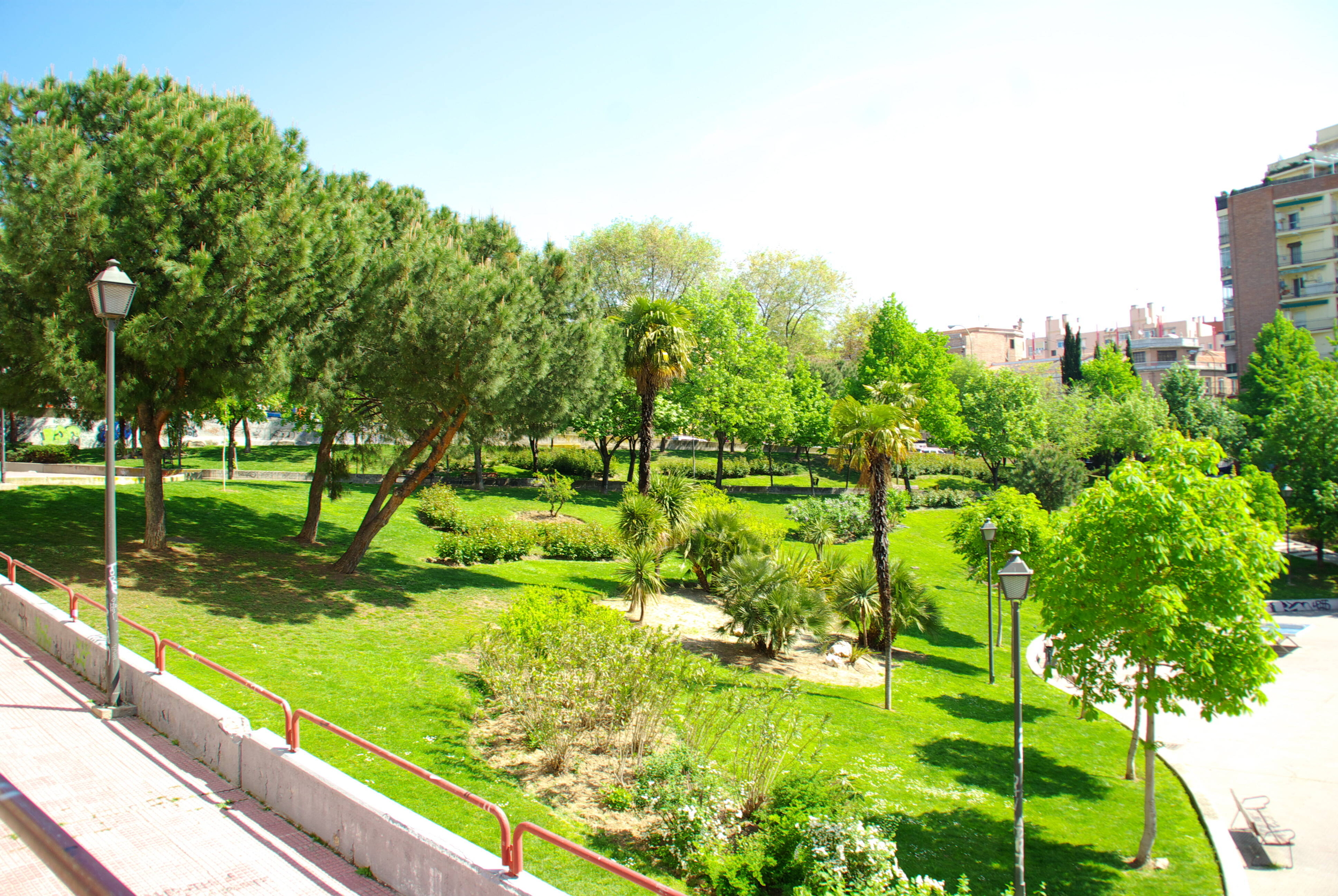 Immagine: MADRID_VERDE_PARQUE_DEL_RASTRO_(GASOMETRO)_-_panoramio_-_Concepcion_AMAT_ORTA…_(11)